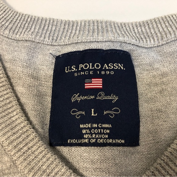 Ladies Grey Polo Brand V Neck Sweater, Grey with white polka dots, Sz L - Picture 7 of 12